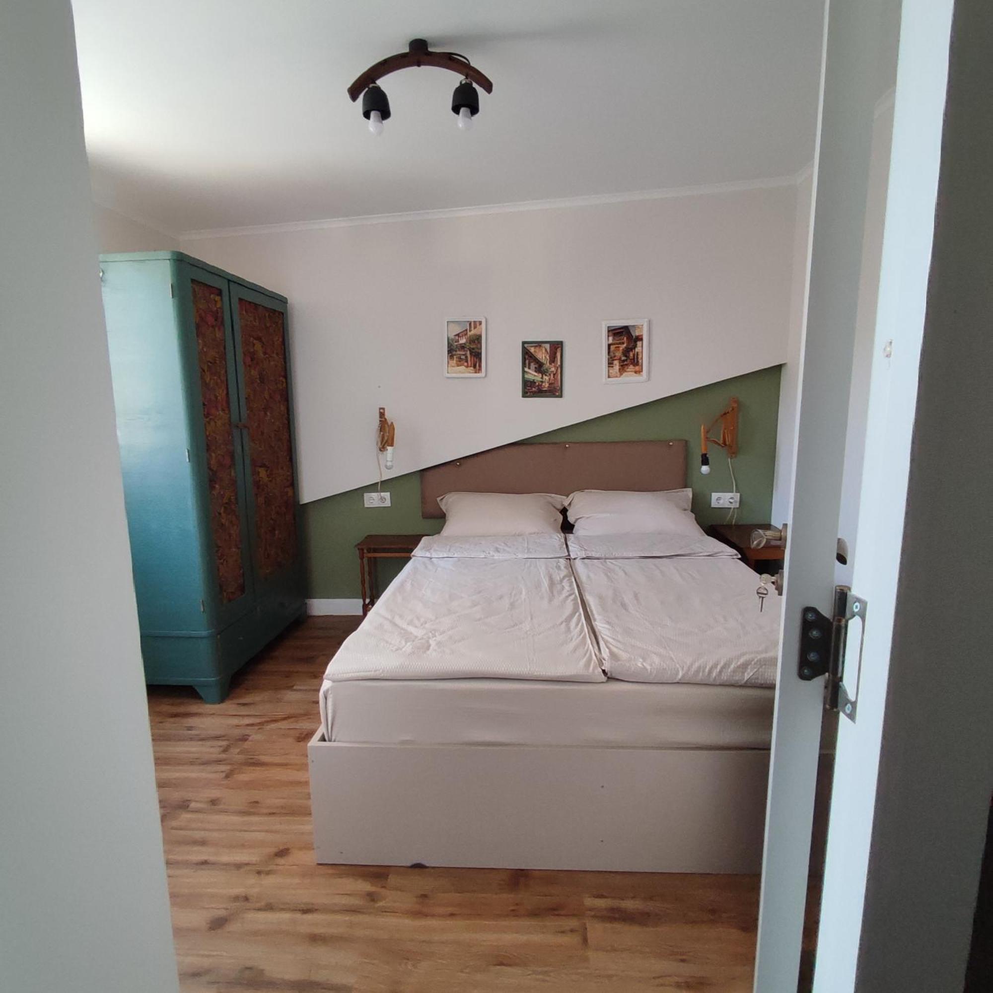9 Doors Otel Tiflis Dış mekan fotoğraf